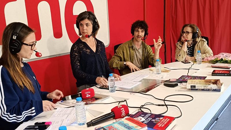 L' Entrellat - Xarim Aresté, tertúlia amb Leo Espluga, Álex Sàlmon i Elisenda Roca, Guillem Ramisa i Pol Mallafré - L'Entrellat | Escoltar