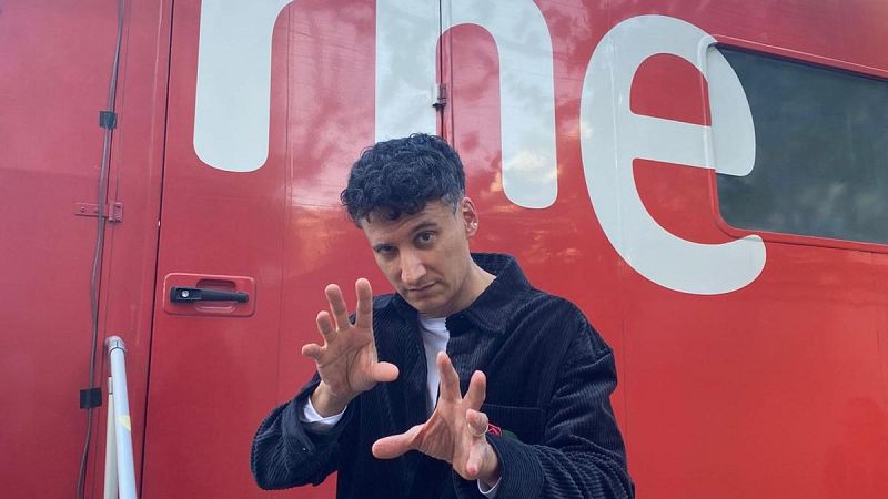 L' Entrellat - Radioteatre amb Mariola Dinarès, Albert Martí i Cristina Brondo, Mag Lari i Dan Peralbo i El Comboi - L'Entrellat | Escoltar