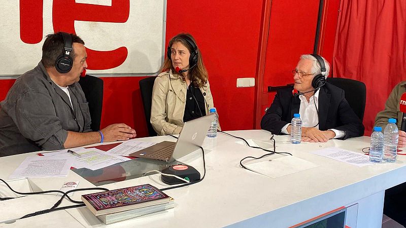 El Pla B - Especial Sant Jordi des de la Pla�a Catalunya - El pla B | Escoltar