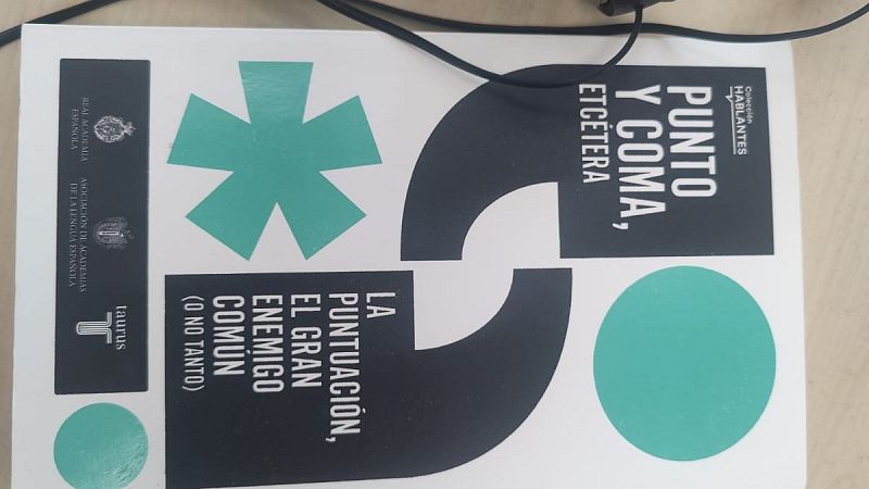 Punto y coma, etcétera - Un idioma sin fronteras | Escuchar