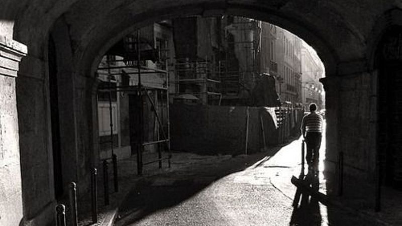 Alguien debería prohibir los domingos por la tarde - Objetos perdidos - 26/04/26 - Alguien debería prohibir los domingos por la tarde | Escuchar