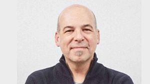 David Minoves: "�s impossible viure nom�s en catal� sense entrar en un conflicte permanent"