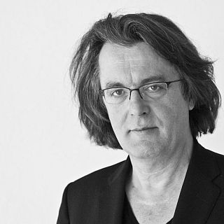 Solos en multitud (III)