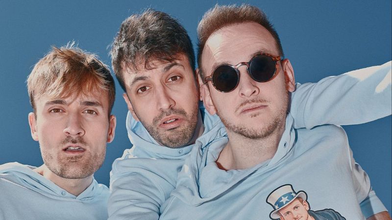 Siderland presenten "Tutu tur�?. Nova etapa, canvis interns, maduresa art�stica i pop en catal� sense complexos - Xavif�rnia | Escoltar