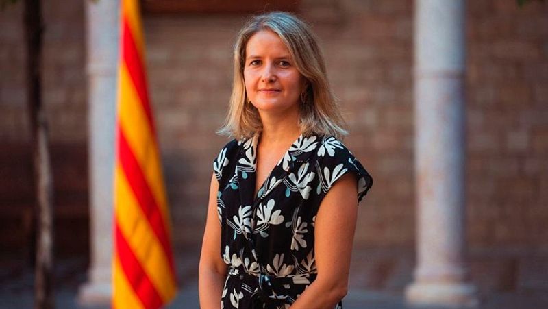 Entrevista a la consellera Mònica Martínez Bravo - De nit | Escoltar