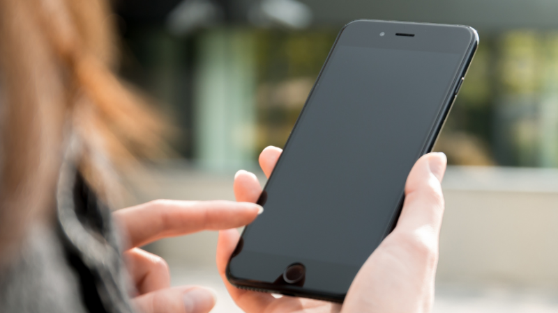 El mat� de R�dio 4 - Tel�fon de l'Esperan�a: Truquen pares i mares que se senten maltractats pels seus fills i et diuen "�s el meu fill, com el denunciar�" - El mat� de R�dio 4 | Escoltar