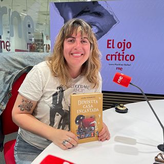 Laura Fern�ndez nos abre las puertas de su 'Diminuta casa encantada'
