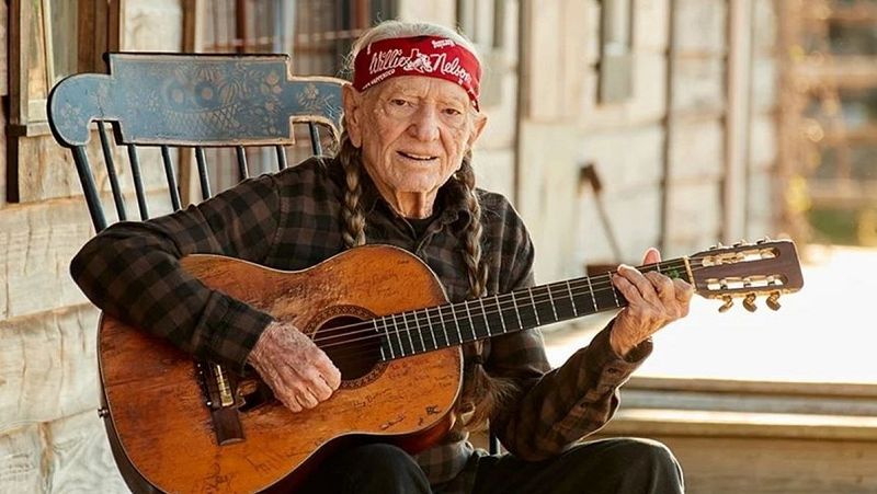 Sin rodeos - Willie Nelson ha celebrado su cumpleaños número 93 - 30/04/26 - Escuchar ahora