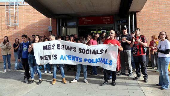 Quatre claustres demanen retirar els seus instituts del pla de mossos de pais�