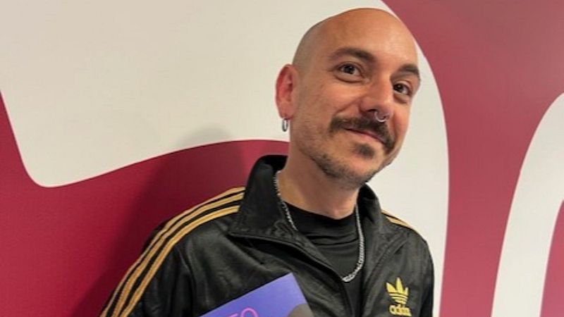 Wisteria Lane - Hablamos con Julio Pérez Manzanares sobre 'Deseo y desvío' del hombre cis homosexual - 02/05/26 - Escuchar ahora