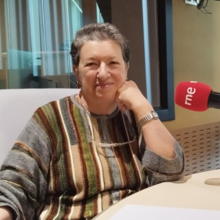 Laura Freixas pone a su madre frente al espejo