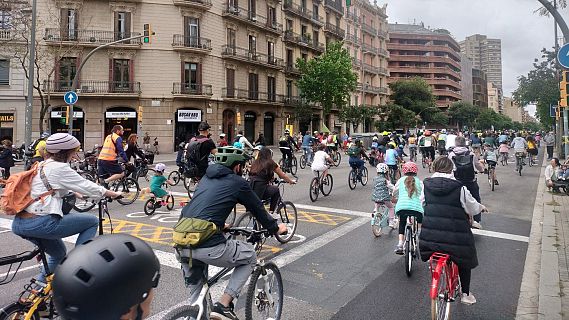 Mig miler de persones a la 5a Kidical Mass de Barcelona