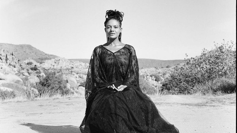 Sin rodeos - Allison Russell se rodea de invitadas ilustres en su nuevo trabajo - 04/05/26 - Escuchar ahora