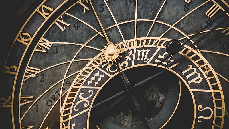 El pliegue del tiempo - Las torrecillas de la m�sica - 04/05/26 - El pliegue del tiempo | Escuchar
