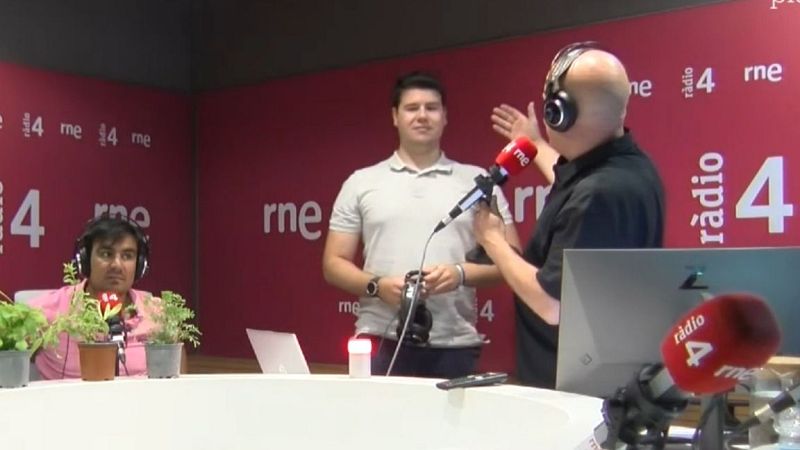 El mat� de R�dio 4 - Lo Pau de Ponts despedeix al t�cnic Javier Gonz�lez amb una can�� de Raffaella Carra - El mat� de R�dio 4 | Escoltar