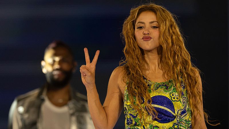 Bon dia i bona sort - Shakira aprofita Copacabana per llen�ar un dard a Piqu� - Bon dia i bona sort | Escoltar