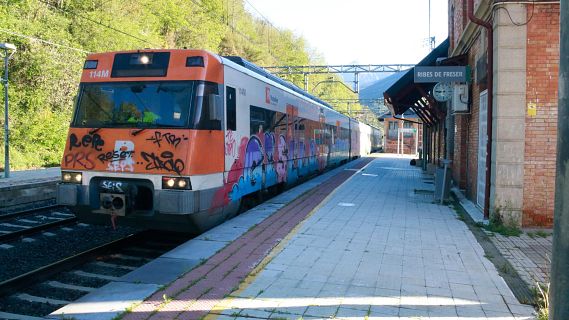 Rodalies repr�n la circulaci� de l'R3 entre Ripoll i Ribes de Freser