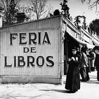 Cuesta de Moyano, 101 a�os de la calle m�s le�da de Madrid