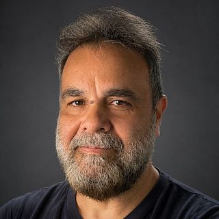 Gonzalo Figari, Perú