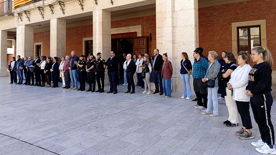 Minuts de silenci a Tortosa i Tarragona pel feminicidi del Baix Ebre