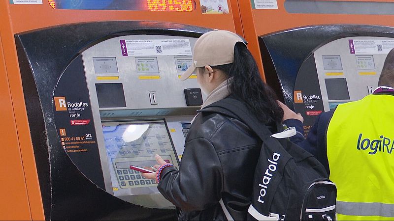 Queixes dels usuaris per haver de pagar a Rodalies | JUDIT HUERTA