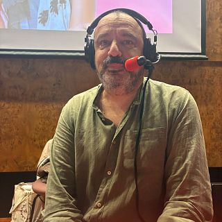 Pedro Flores: La poesía debe incomodar al lector