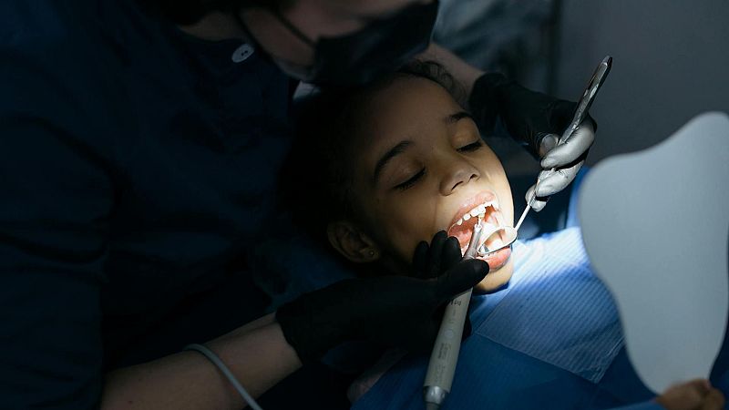 Bon dia i bona sort - El drama de la primera visita al dentista amb els nens: consells per superar-ho - Bon dia i bona sort | Escoltar