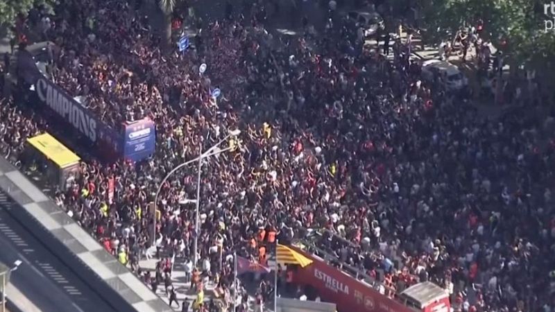 L'Entrellat - Els protagonistes de la rua del Bar�a: Lewandowski i Szcz?sny - L'Entrellat | Escoltar