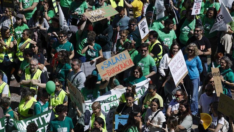 Por una educación de calidad: "Huelga de docentes" - 12/05/2026 - ESCUCHAR AHORA