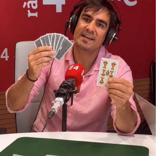 Lo Pau de Ponts i dos joves de Tremp volen salvar un joc de cartes, la botifarra