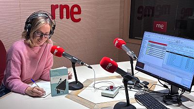 El ojo cr�tico - Conversamos con Marta San Miguel sobre su novela '�ltima escala' - Escuchar ahora