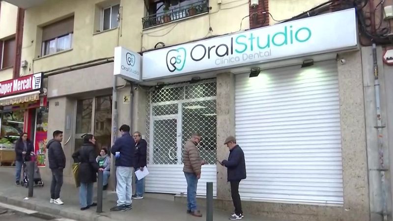 L'Entrellat - 1.500 afectats per l'estafa d'Oral Studio: sense dents i amb deutes - L'Entrellat | Escoltar
