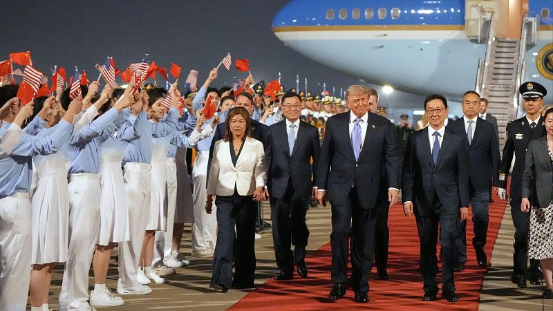 Cinco Continentes - Trump llega a China para reunirse con Xi Jinping - Escuchar ahora
