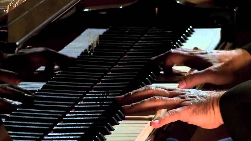 Al amanecer - Estudios expresivos en forma de piezas f�ciles - 14/05/26 - Al amanecer | Escuchar