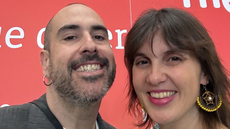 Alberto Velasco y "Sacresize" - A compás | Escuchar