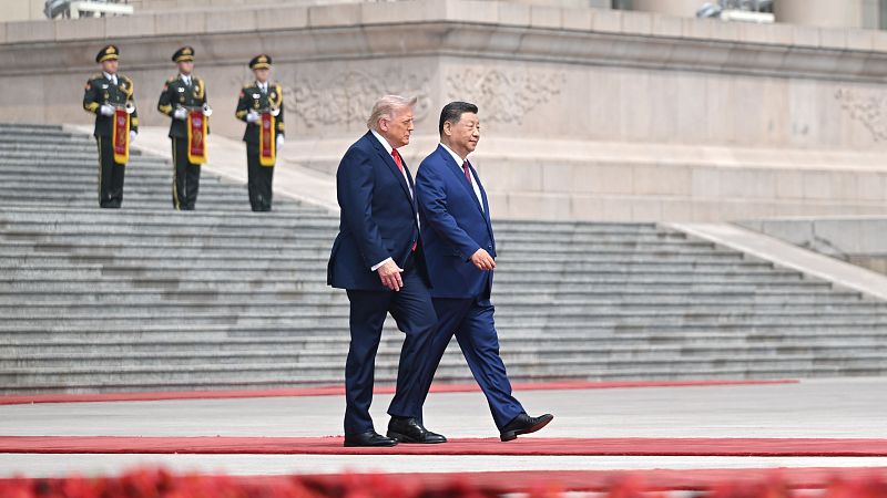 "China busca un acuerdo económico porque posee suministros que necesita EE.UU" - Más cerca | Escuchar