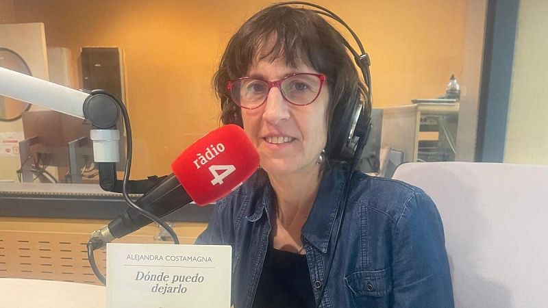 Libros de arena - Alejandra Costamagna y 'Dónde puedo dejarlo' - Escuchar ahora