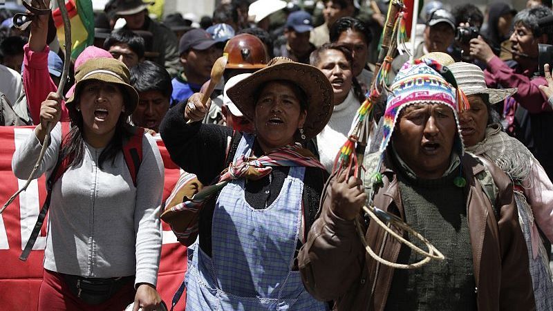 Bolivia anula la ley de tierras que agitó el campo - Hora América | Escuchar