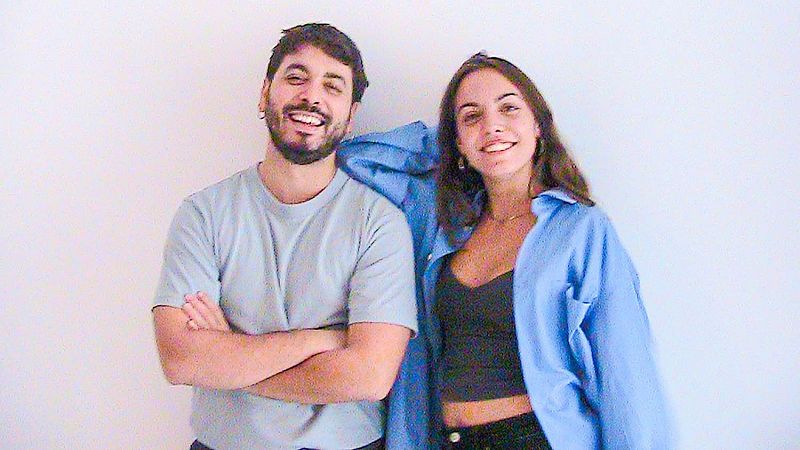 L'Entrellat - Ginest� i el "Gira tot igual, per� diferent", "El club de las modernas" d'Eva Cosculluela i la cr�tica del llenguatge m�dic d'Albert Boira - L'Entrellat | Escoltar