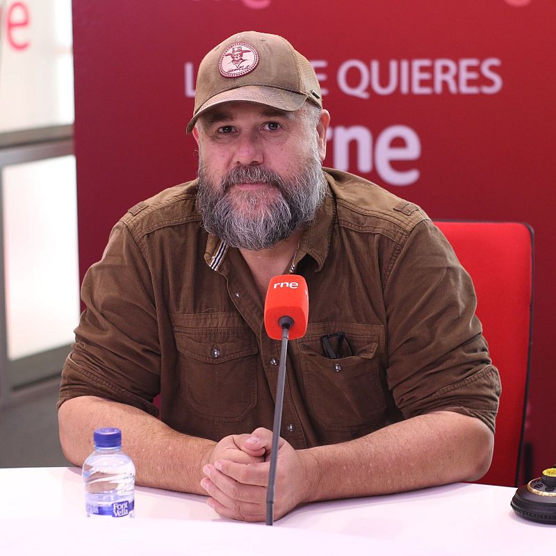 Ricardo Lezón porta poesia i música al festival 'En altres paraules' - De nit | Escoltar