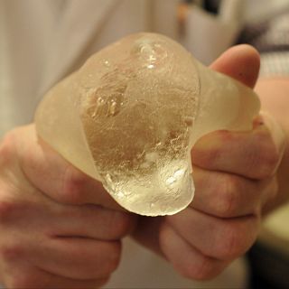 El escándalo de las prótesis de silicona no homologada