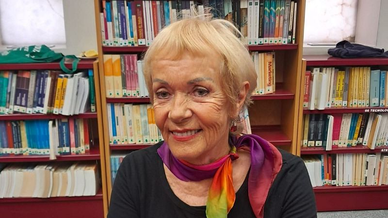 No es un día cualquiera - Monika Zgustova: Cuando murió mi madre supe que tenía que escribir sobre nuestra relación para poder entenderme | Escuchar