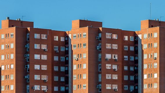 La compravenda d'habitatges a Catalunya es frena al mar�