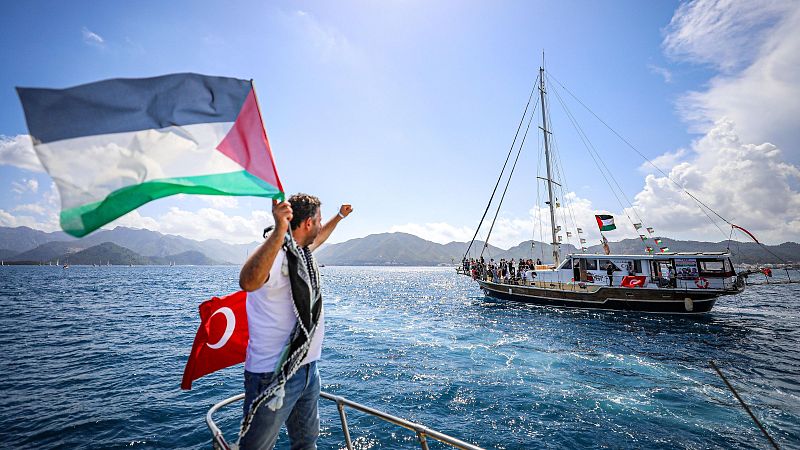 L'Entrellat - La Freedom Flotilla acusa Israel d?interceptar i incomunicar la flotilla humanit�ria cam� de Gaza - L'Entrellat | Escoltar