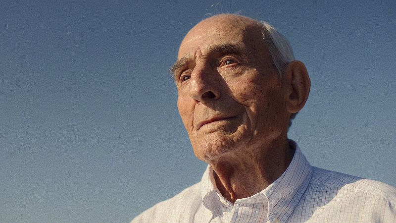 L'Entrellat - Gonzaga Manso: "Volia fer una pel�li que ens fes sortir del cinema amb ganes d?abra�ar els avis" - L'Entrellat | Escoltar