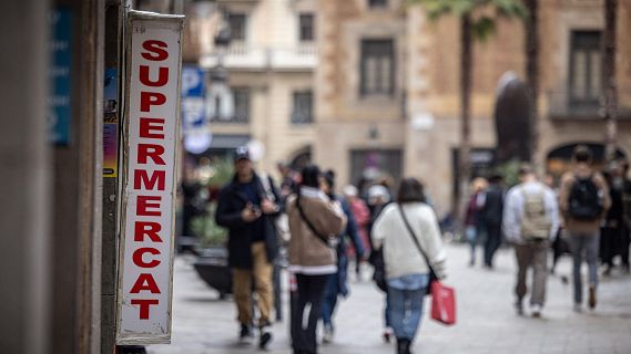 Barcelona susp�n la concessi� de llic�ncies de supermercats 24 hores