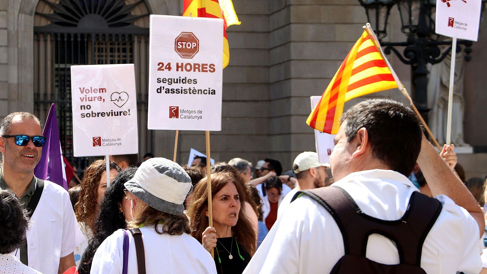 Els metges catalans exigeixen a Illa que negociï en l'onzena jornada de vaga