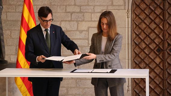 Acord entre el Govern i els Comuns per tirar endavant els pressupostos