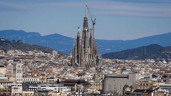 La Sagrada Fam�lia ultima la missa del Papa amb la benedicci� de la torre central