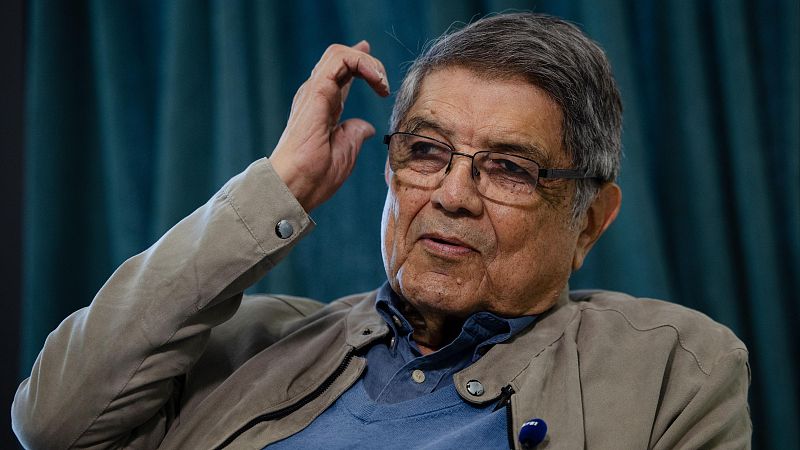 Ramírez (RAE): "Me encanta estar dentro del laboratorio de las palabras" - Las mañanas de RNE | Escuchar